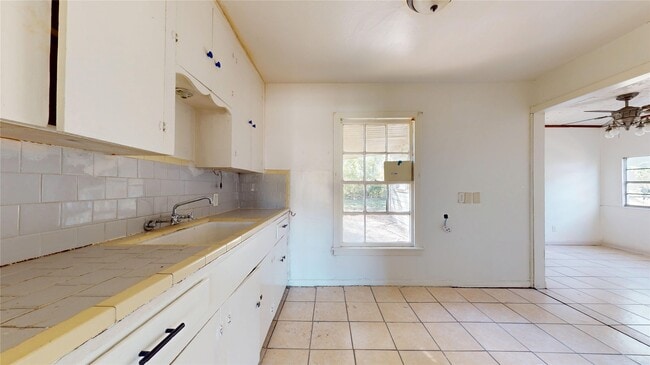 Photo - 3826 Landa Ln