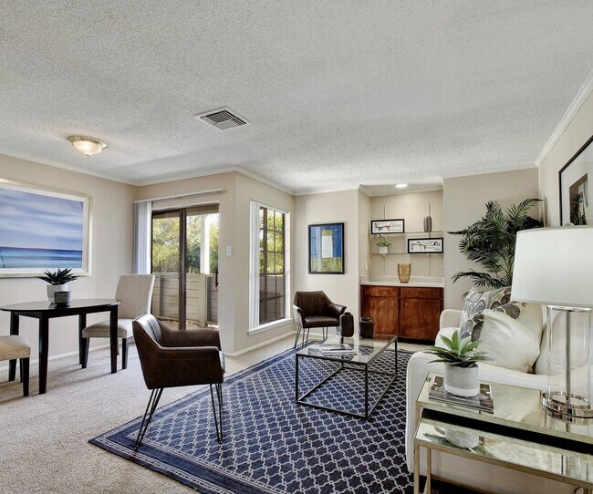 Photo - Silver Oaks Apartments