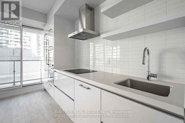 Photo - 2221 Yonge St Unit 1701