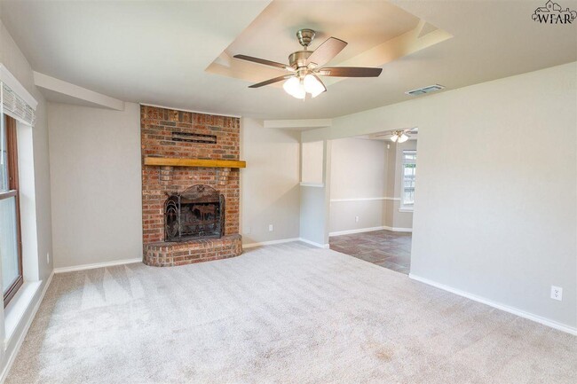 Photo - 6000 Laci Ln