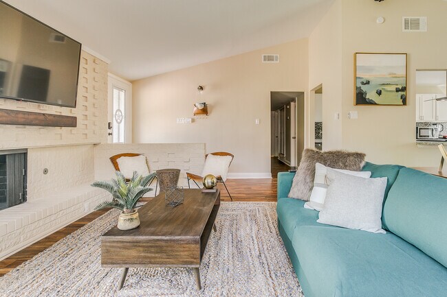 Photo - 12005 Cromwell Dr