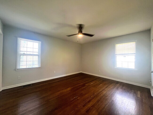 Photo - 2211 Linde St NW