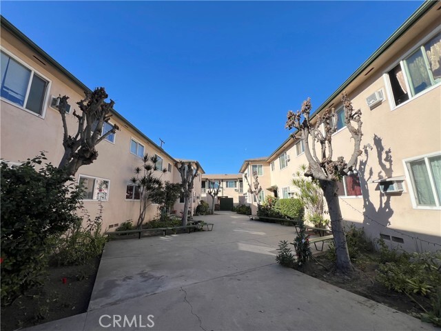 Photo - 6345 Templeton St