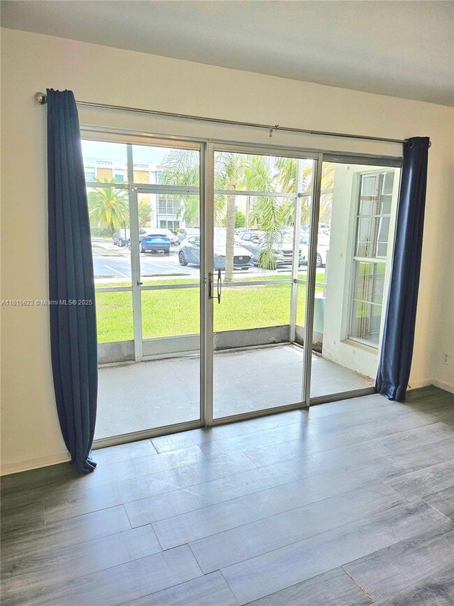 Photo - 3020 NE 16th Ave Unidad 103A
