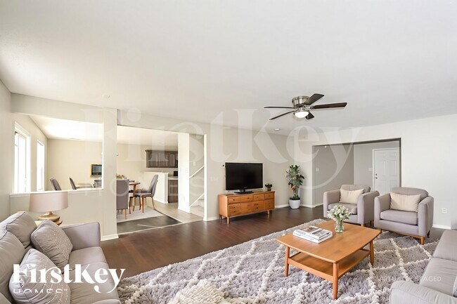 Photo - 1451 Round Lake Rd