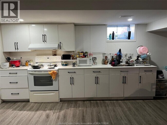 Photo - 1550 Roxborough Blvd