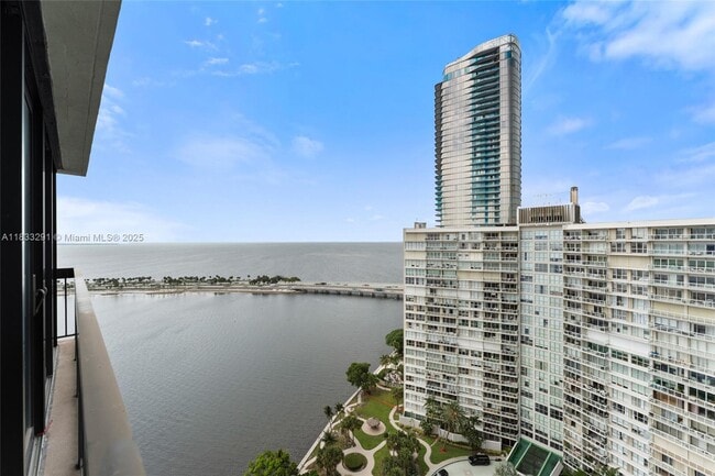 Photo - 2333 Brickell Ave