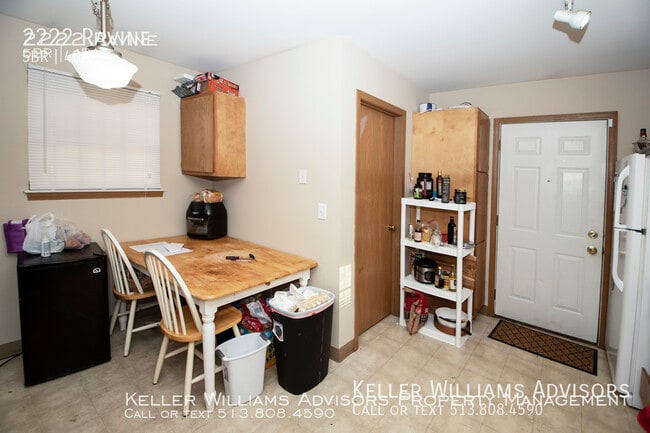 Photo - 2222 Ravine-