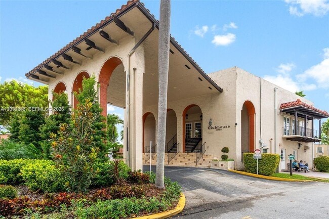 Photo - 10834 N Kendall Dr Unidad X13