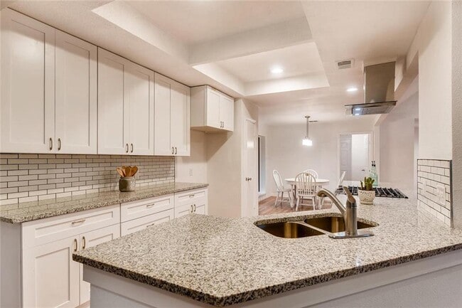 Photo - 11639 River Oaks Trail