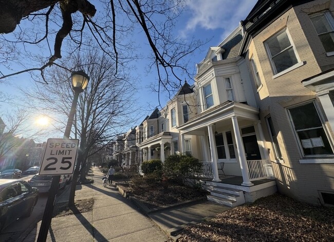 Street View - 1843 W Grace St Unit A