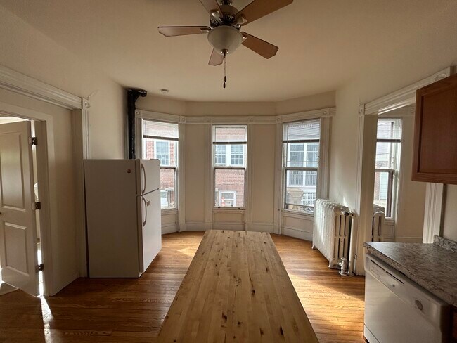 Photo - 315 N Pinckney St
