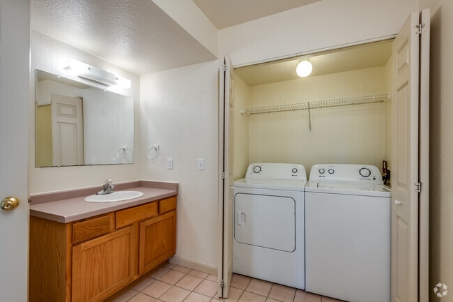 3BR, 2BA - 1,445SF