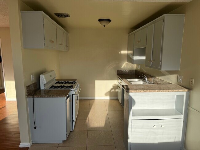 Photo - 1360 Randy St Unit 1-3