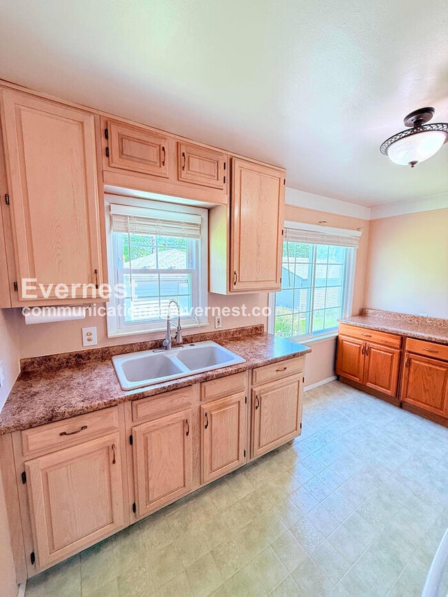 Photo - 1313 Donald Ave