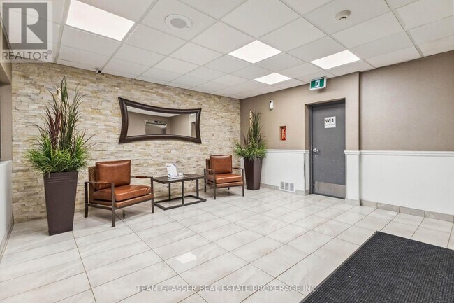 Photo - 21 King St Unité 410