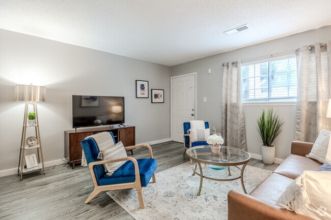2BR, 2BA - 930SF - Living Room