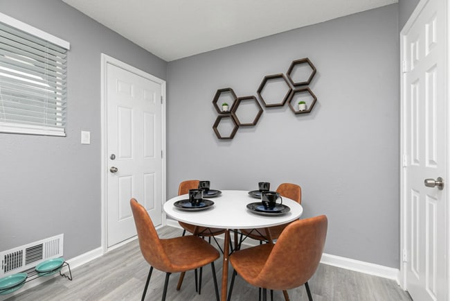 2BR, 1BA - 845SF - Dining Room - Gateway South Apartments