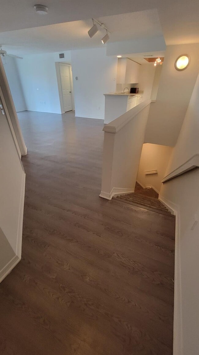 Photo - 4197 N Haverhill Rd Unit 208