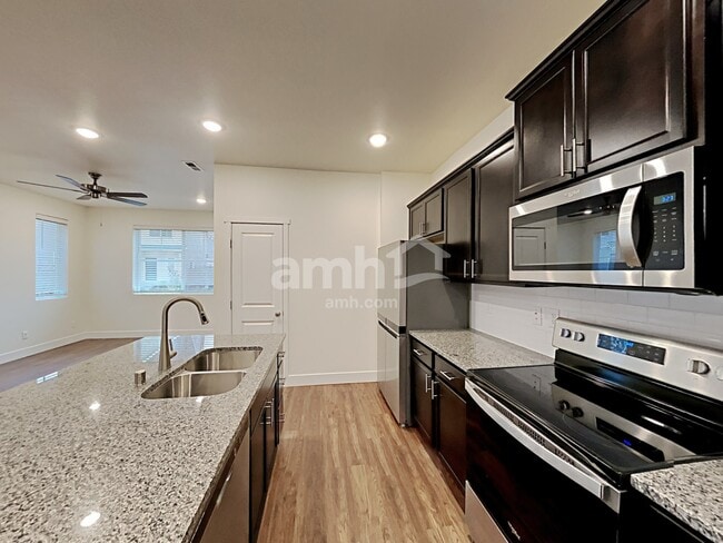 Photo - 33098 Glacier Ave SE