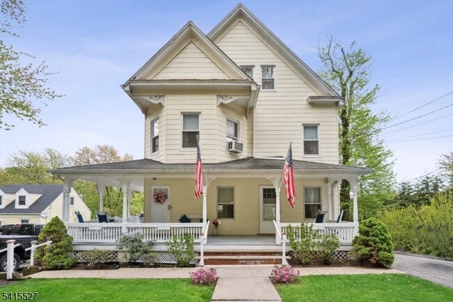 Photo - 196 Mt Kemble Ave