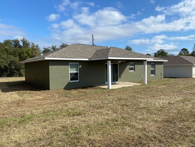 Building Photo - Custom Home - Desirable SE Ocala Neighborhood 3/2/2 **Won't Last**