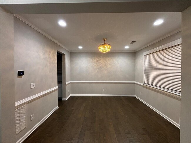 Photo - 96 Round Pond Dr