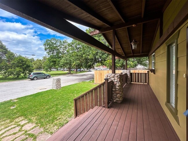 Photo - 2415 Durwood St