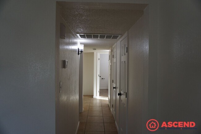 Photo - 100 Warren Ave Unidad 100 Warren Avenue #A