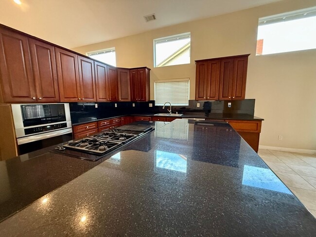 Photo - 9 Rooms  6 Bedroom 4 baths Granite Kitchen Executive Home For $5990