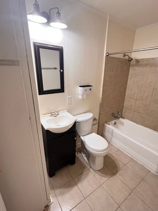 Photo - 3245 Ivanhoe Street