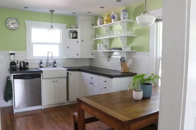 Photo - Charming 2-Bedroom Home Near Ballard and Fremont