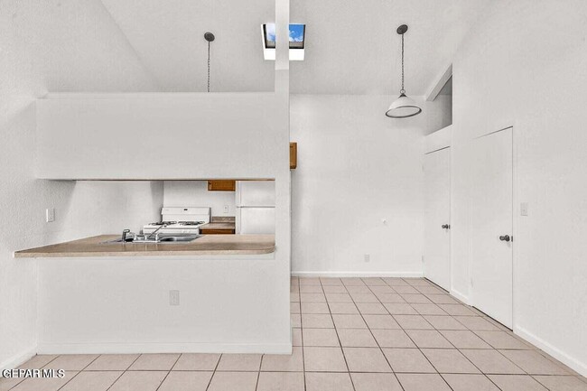 Photo - 1921 Lake Omega St