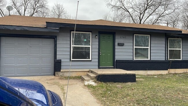 Building Photo - 1707 Greenwood Ave Rental