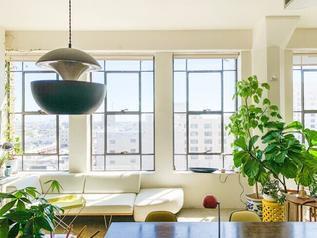 Photo - 315 E 8th St Unit 702