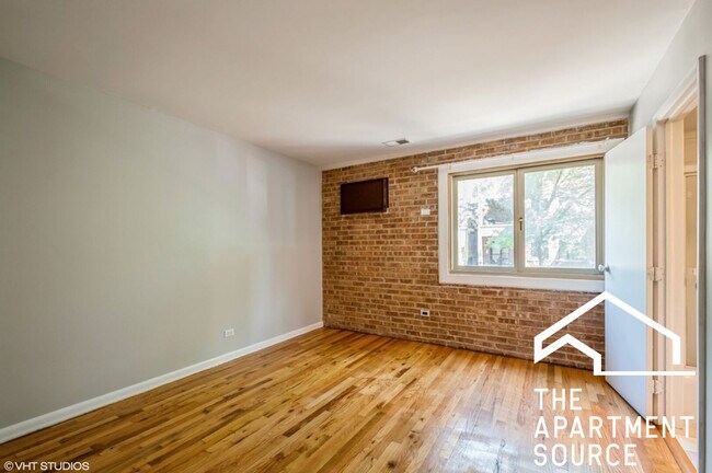 Photo - 665 W Melrose St Unit E