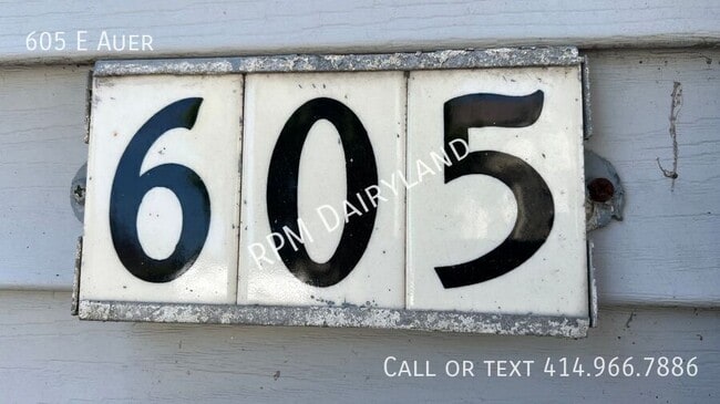 Photo - 605 E Auer-