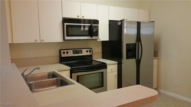 Building Photo - 4117 Bellasol Cir Unit 121 Rental