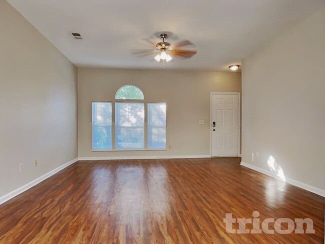 Photo - 62 Sweet Thorne Cir