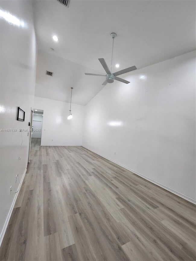 Photo - 1213 NE 32nd Ave