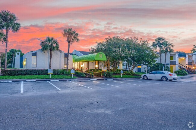 Building Photo - The Square at 59 Caroline Rental