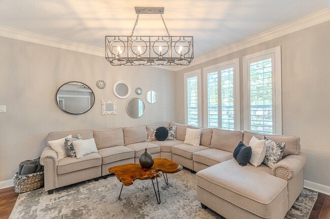 Photo - 2 Graylin Woods Pl