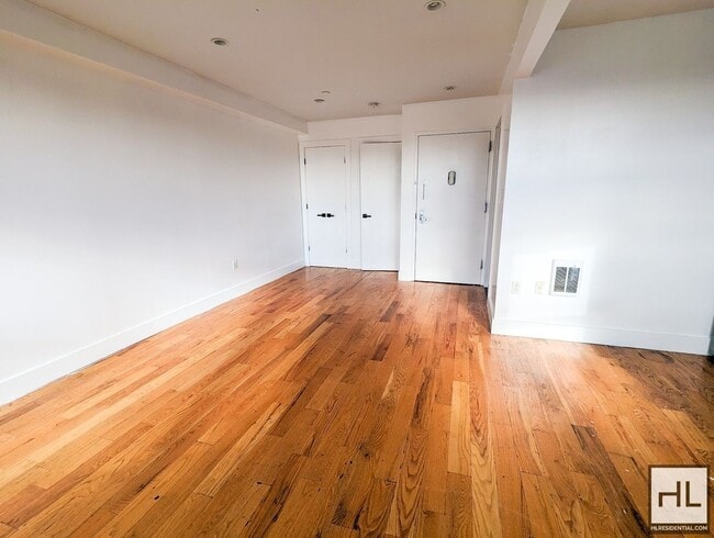 Photo - BROADWAY Unit #4B