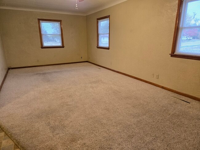 Photo - 105 W Willman St