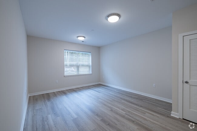 Photo - Henderson Square