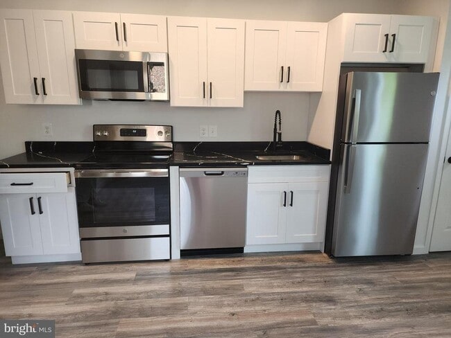 Photo - 407 Mellon St SE Unit 2