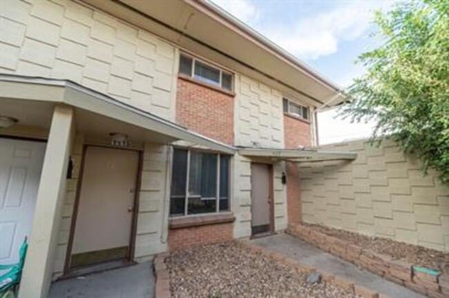 Photo - 1119 Akron St