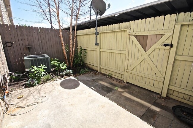 Photo - 6111 Beverly Hill St Unit True