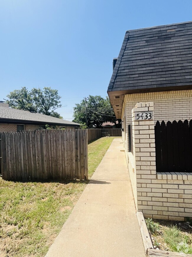 Building Photo - 5433 40th St Rental
