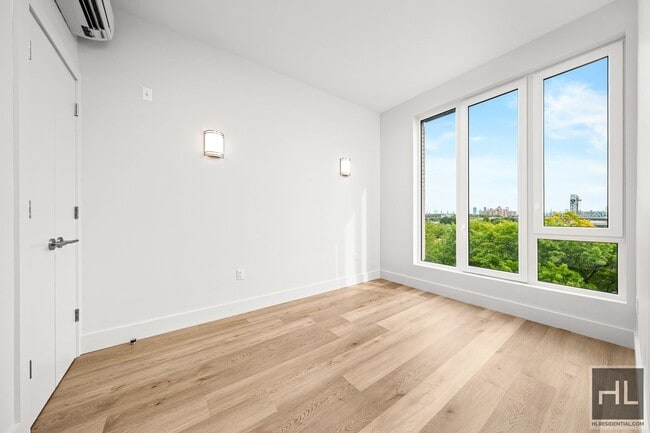 Photo - BRUCKNER BOULEVARD Unit 504